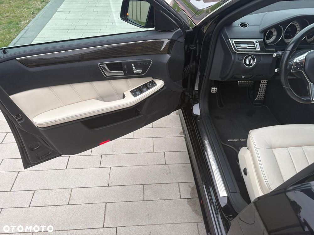 Mercedes-Benz Klasa E - 27