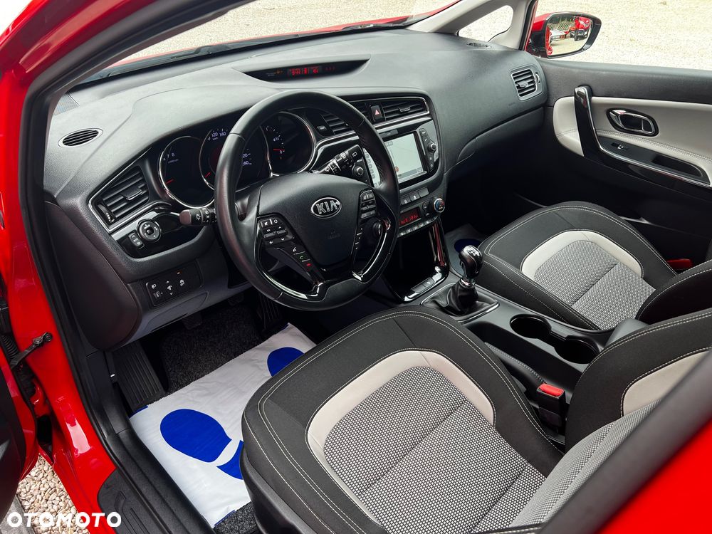 Kia Ceed 1.4 CVVT Attract - 16