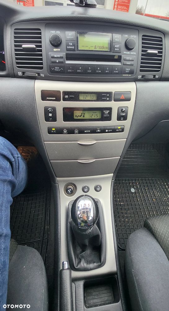 Toyota Corolla 1.6 VVT-i Sol (air6) - 40