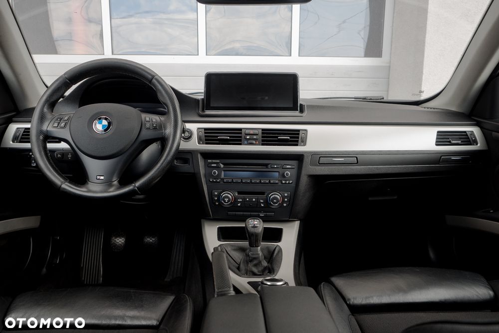 BMW Seria 3 320d - 36