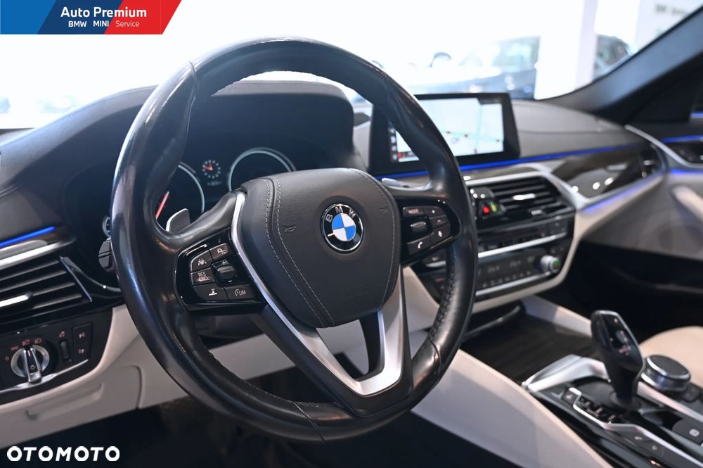BMW Seria 5 520d xDrive - 7