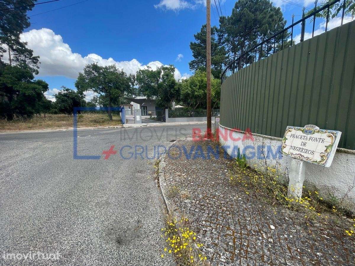 Terreno Urbano 204m2 para construção de Edifício de Habitação em Az... - Grande imagem: 3/16