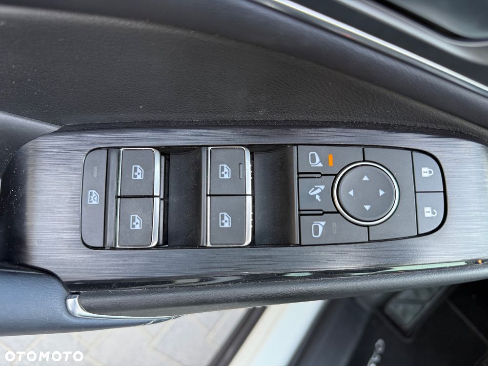 Nissan Qashqai 1.3 DIG-T MHEV 4x4 Tekna+ Xtronic - 35