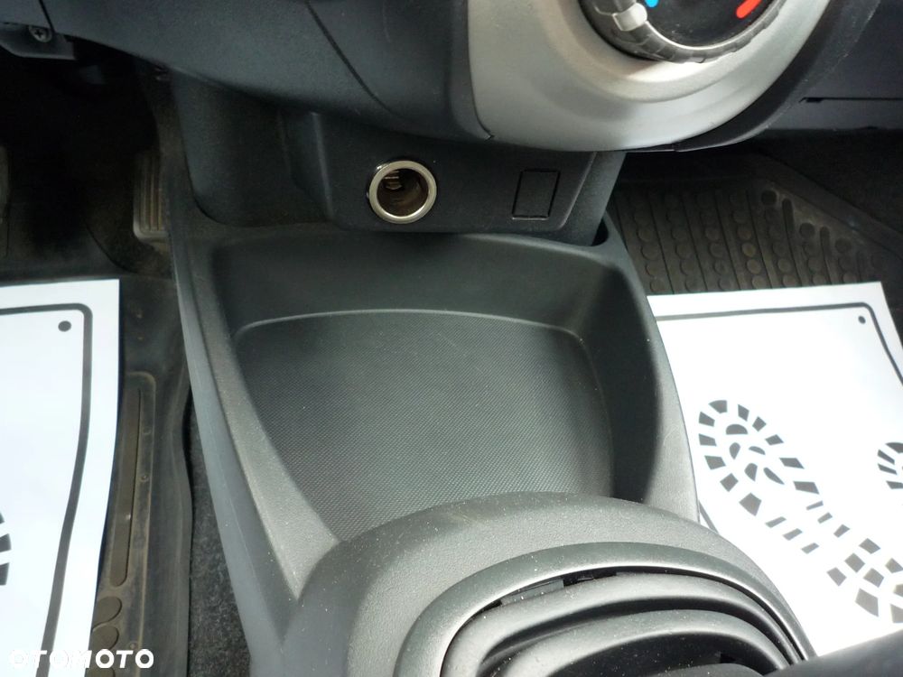 Toyota Yaris 1.4 D-4D Cool - 25