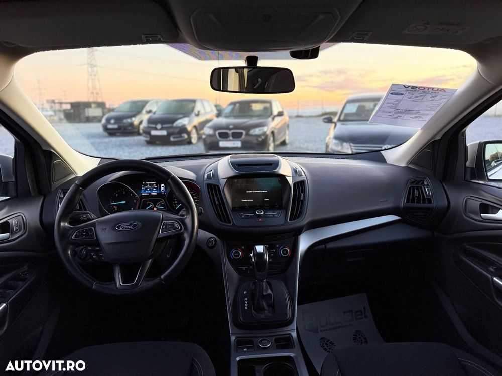 Ford Kuga 2.0 TDCi 2x4 Aut. Cool & Connect - 14