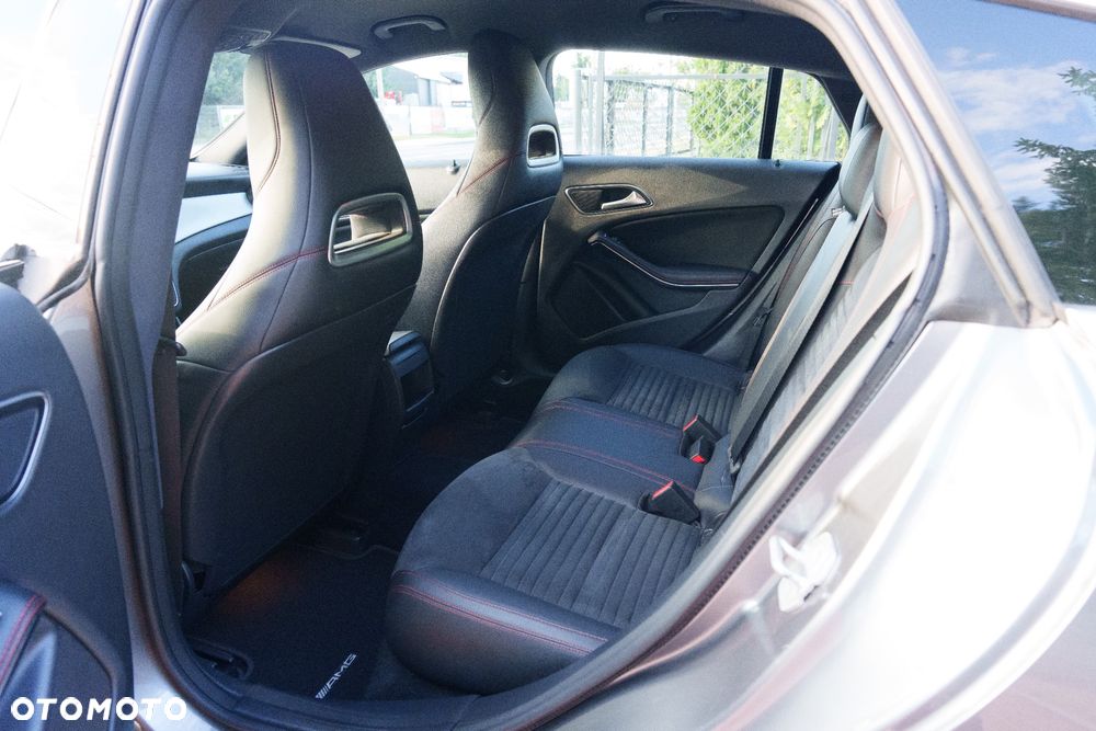 Mercedes-Benz CLA 180 7G-DCT AMG Line - 11