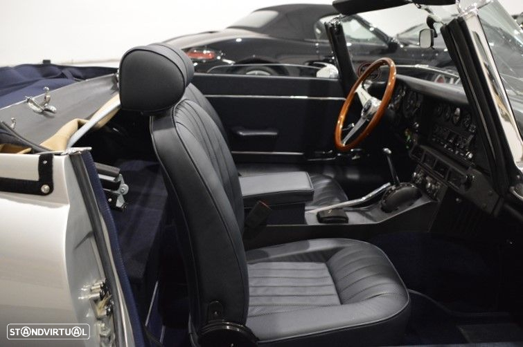 Jaguar E-Type - 9