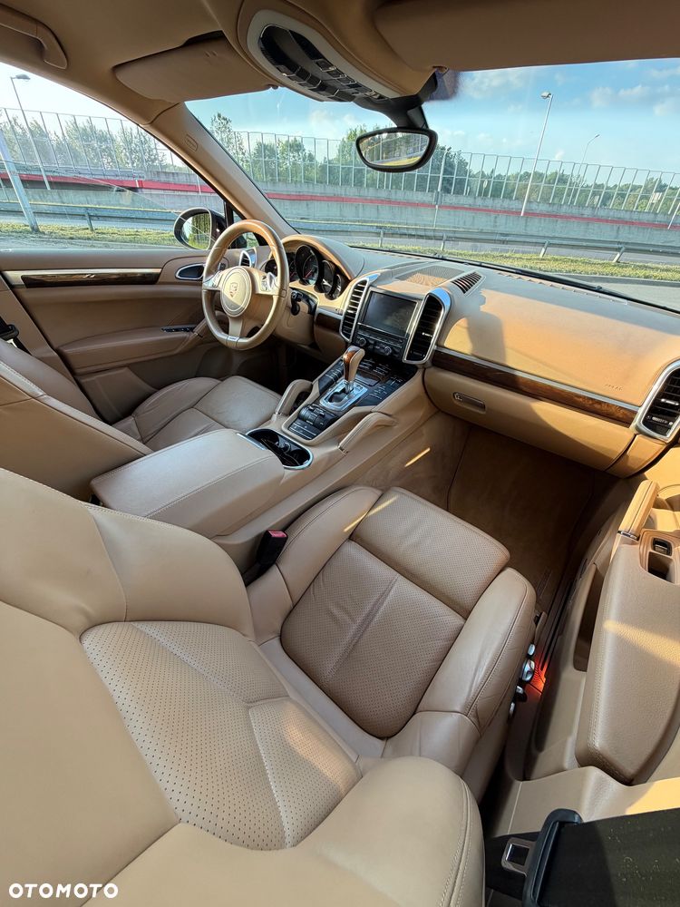 Porsche Cayenne - 14