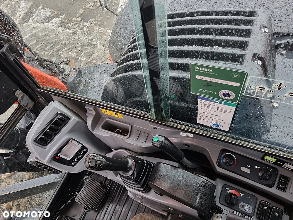 Kubota KX080-4 Koparka Gąsienicowa 8,5 tony długie ramię PLUS. Maszyna jak Nowa z Salonu. Dekra 2026r Dokumenty serwisowe książka! Import Norwegia! Klima. Pompa Tankowania. Ani deka luzów i wycieków! Silnik 4 cyl. 75 km.  Niski Oryginalny Przebieg 3960 mtg. Dodatkowe linie Hydra. Radio Bluetooth! - 37