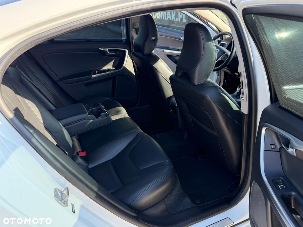 Volvo S60 T5 Drive-E Base - 10