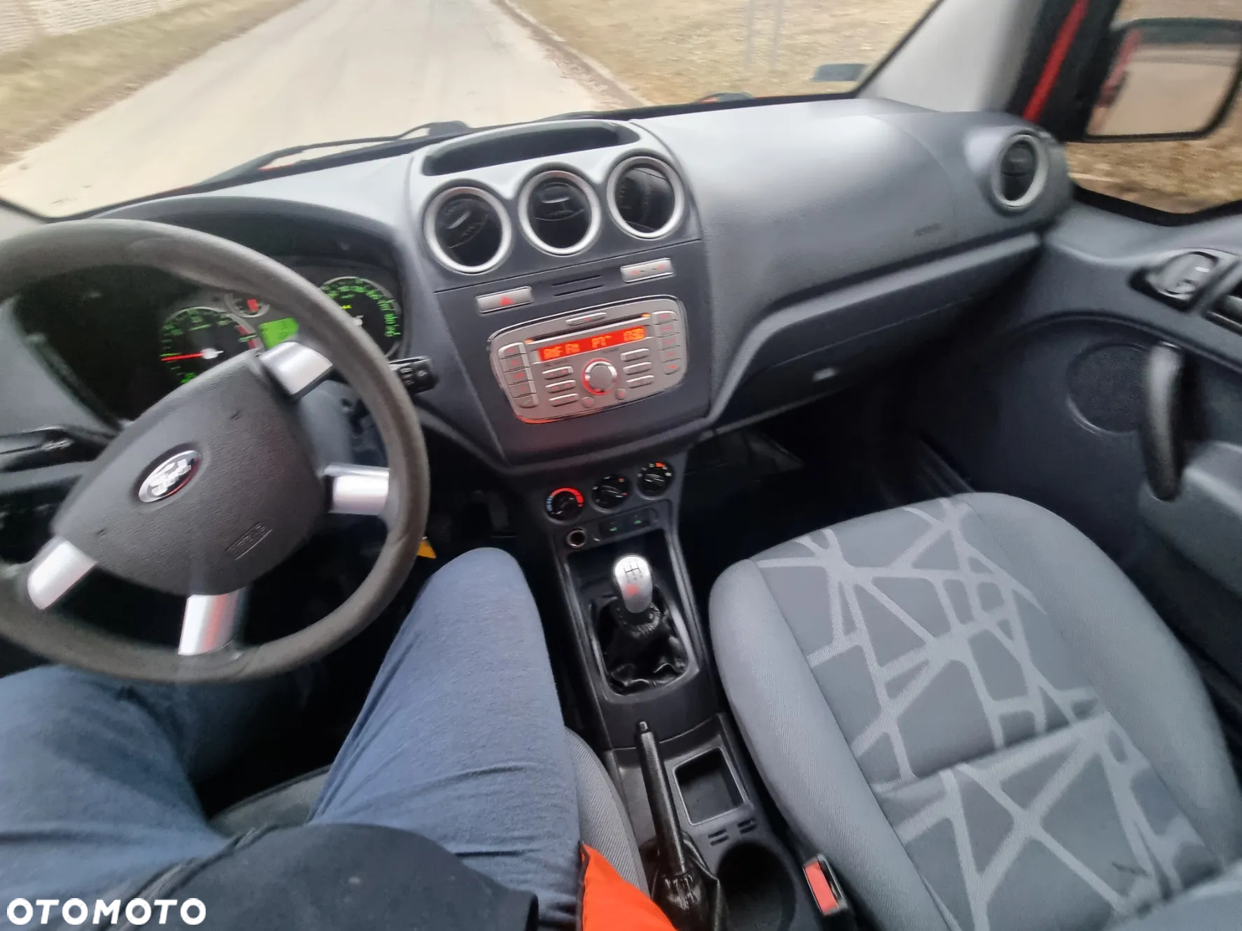 Ford Transit Connect - 37