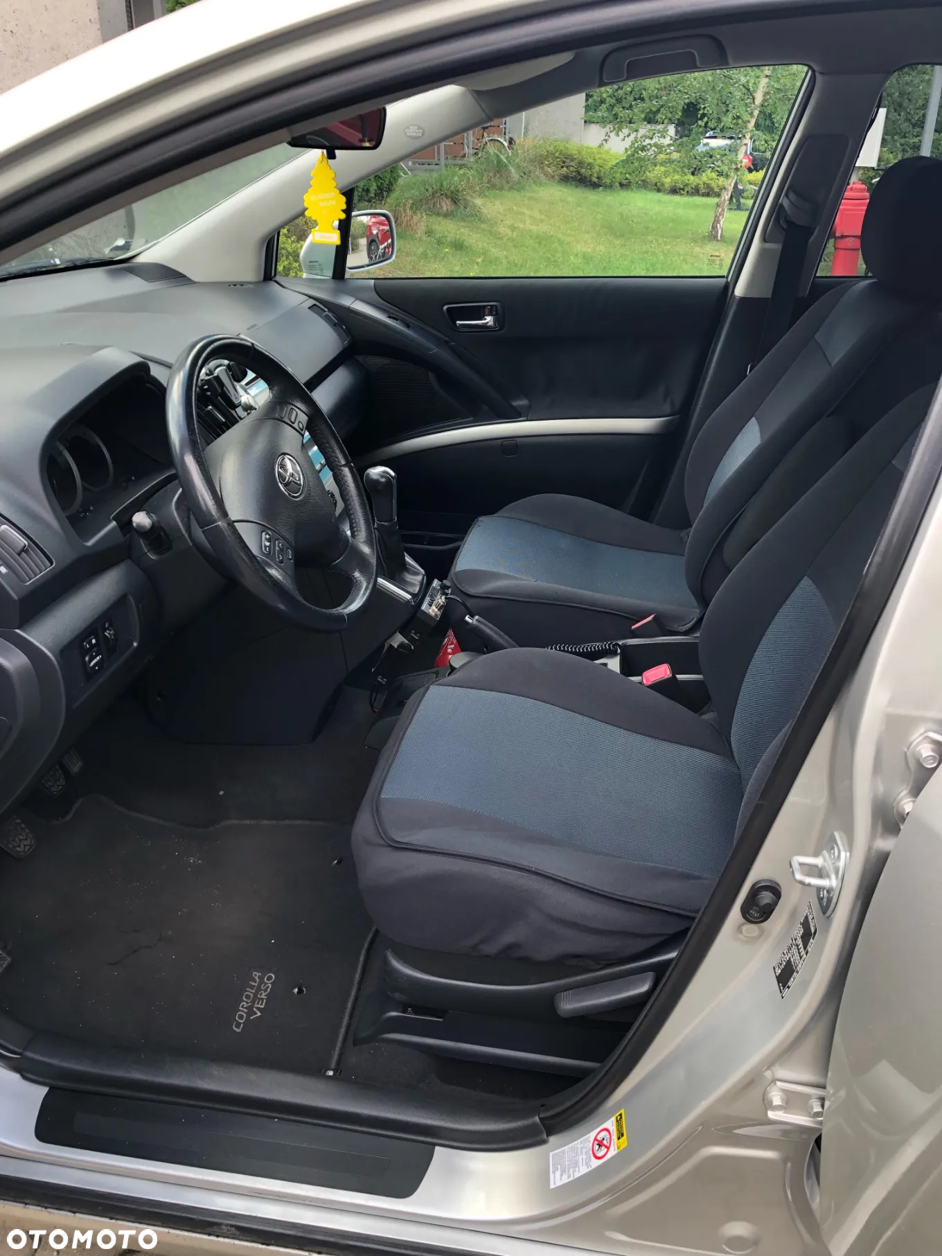 Toyota Corolla Verso 2.2 D-4D - 4