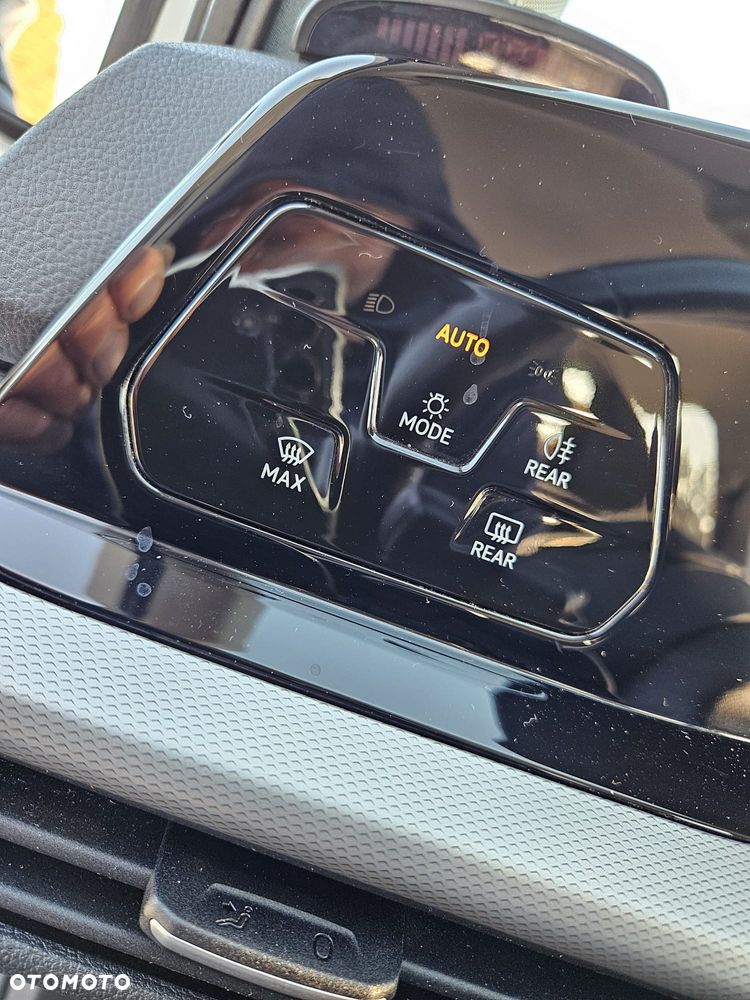 Volkswagen Golf 2.0 TDI Life - 36