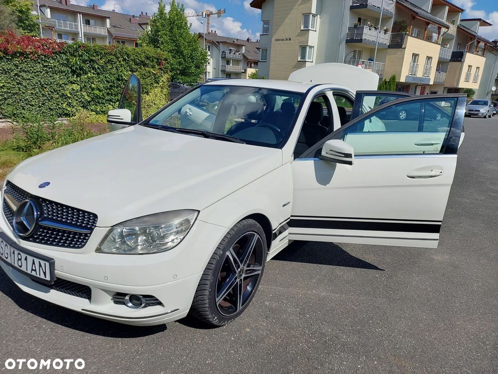 Mercedes-Benz Klasa C 200 CGI Automatik BlueEFFICIENCY Avantgarde - 15