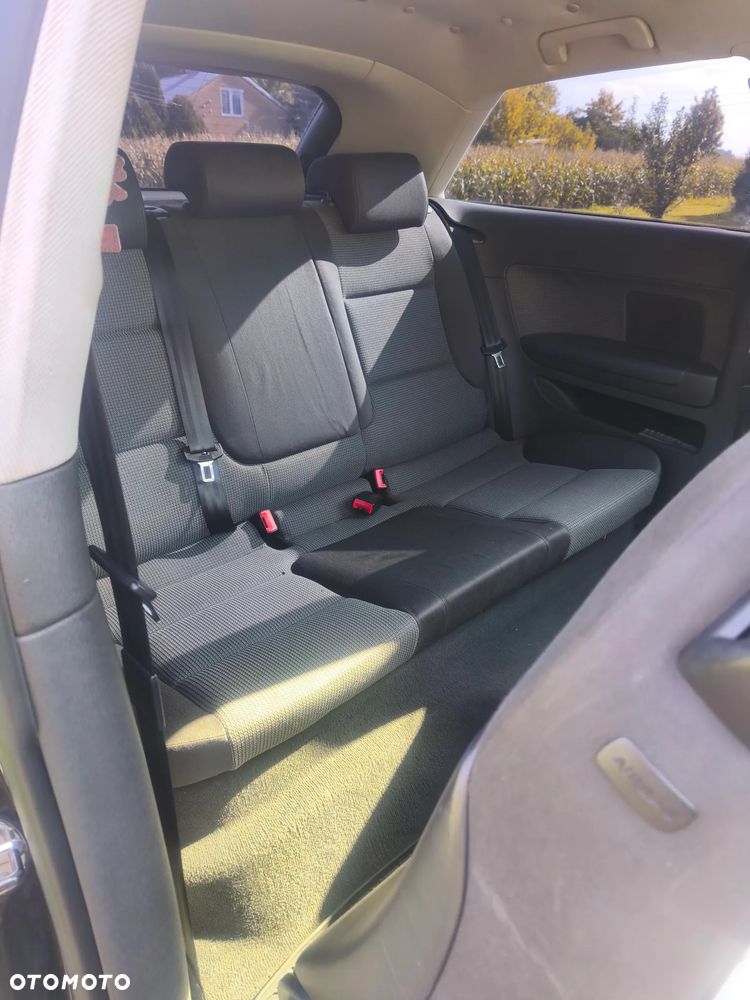 Audi A3 3-drzwiowe 1.6 Ambition - 12