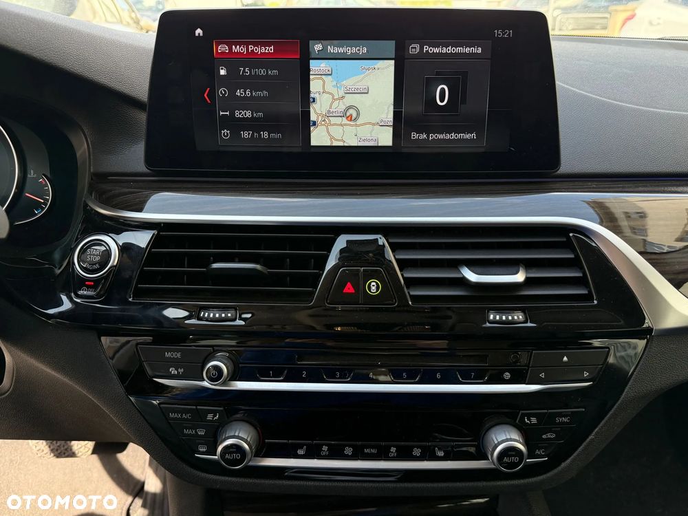 BMW Seria 5 520d Luxury Line sport - 11