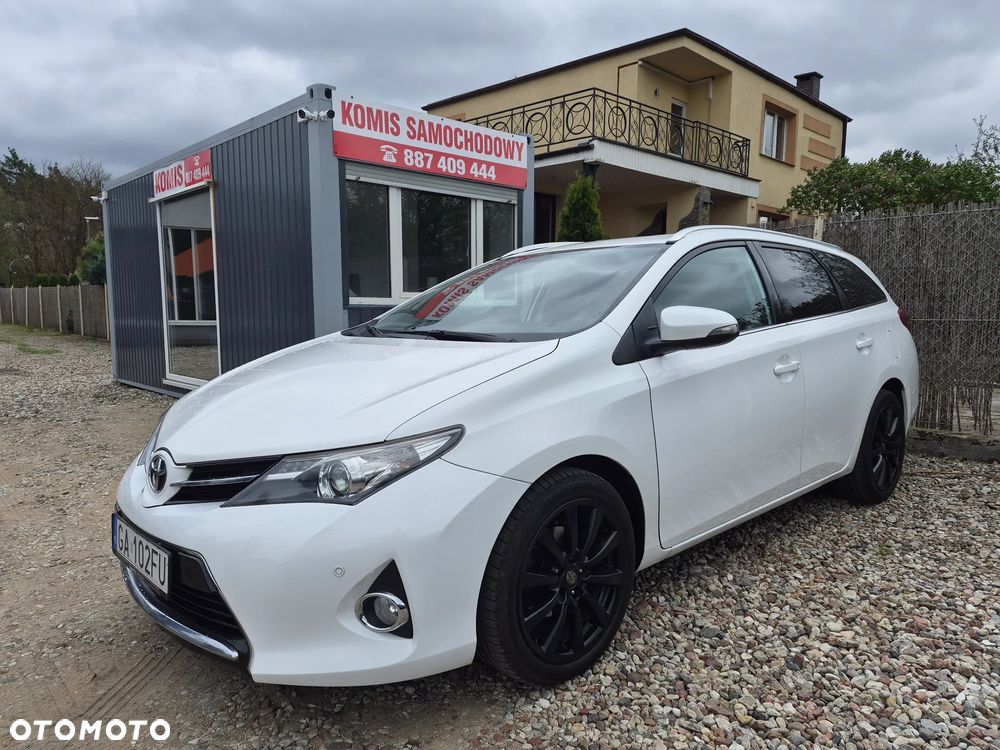 Toyota Auris 1.4 D-4D Premium - 1