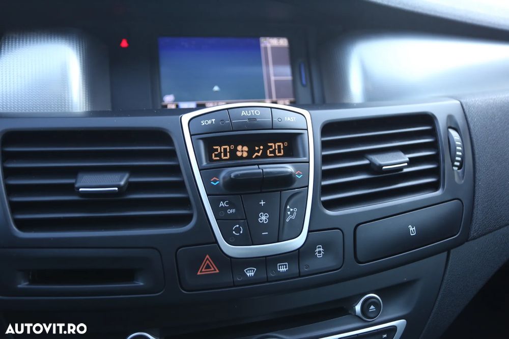 Renault Laguna dCi 110 FAP Limited - 19