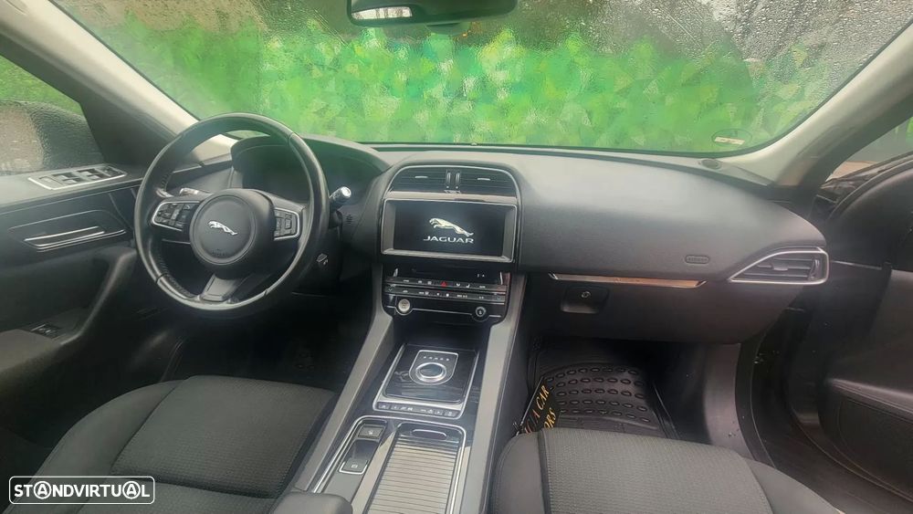 Jaguar F-Pace - 13