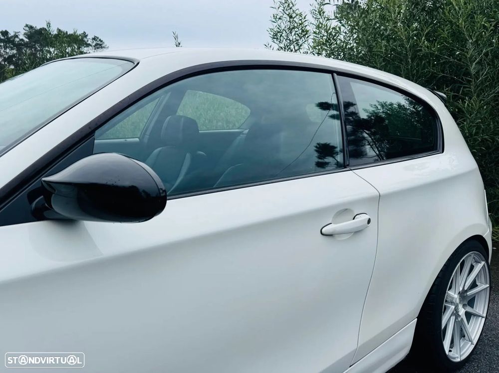 BMW 118 d Pack M - 4