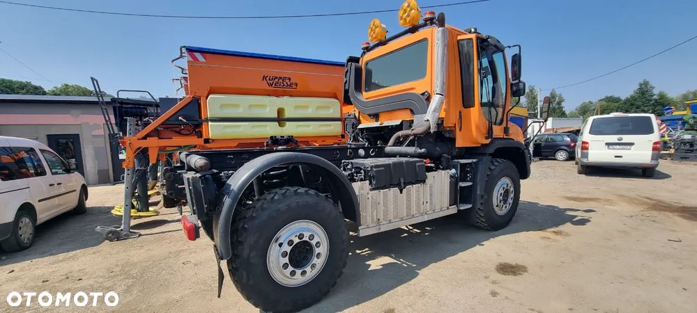Mercedes-Benz Unimog U527 - 3