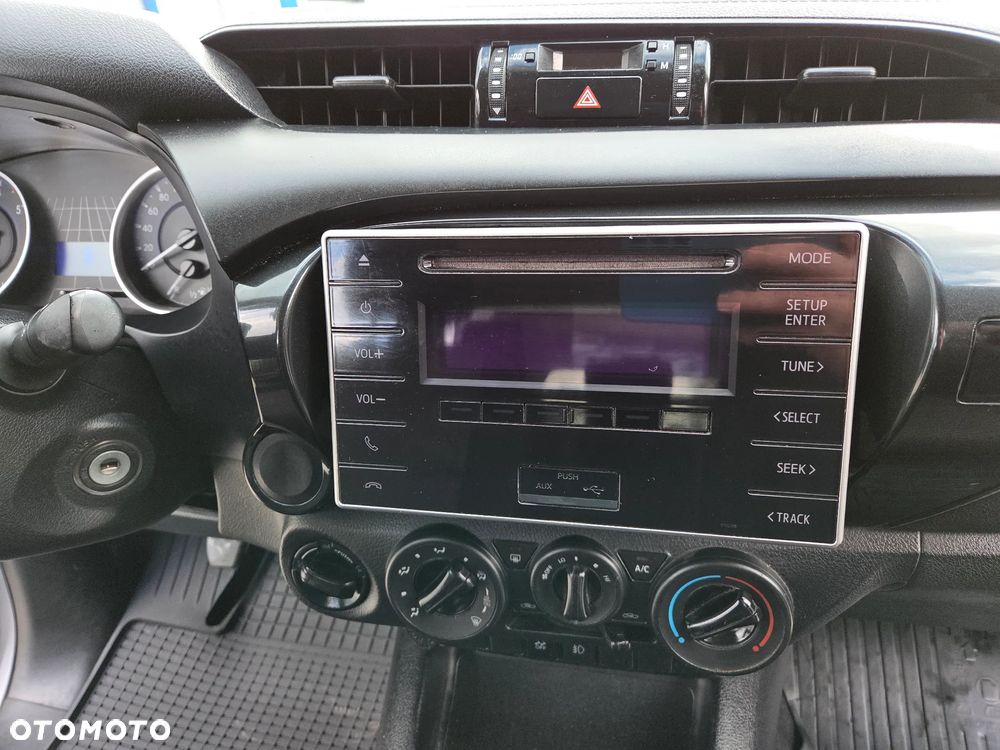 Toyota Hilux 2.4 D-4D Double Cab DLX 4x4 - 29