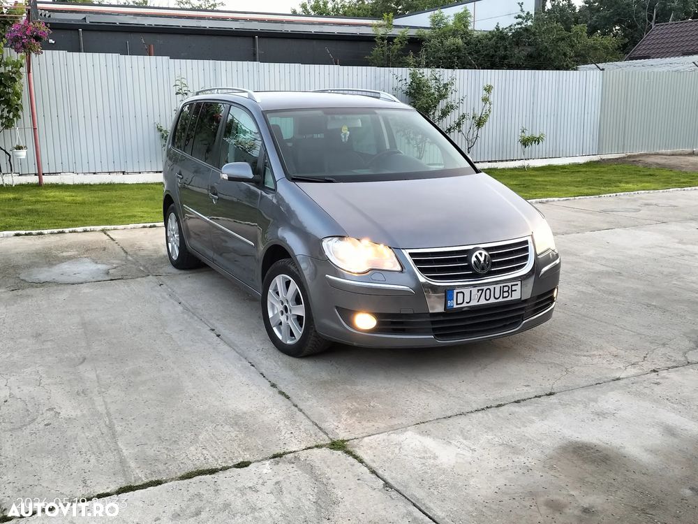 Volkswagen Touran 2.0 TDI DPF Highline DSG - 3