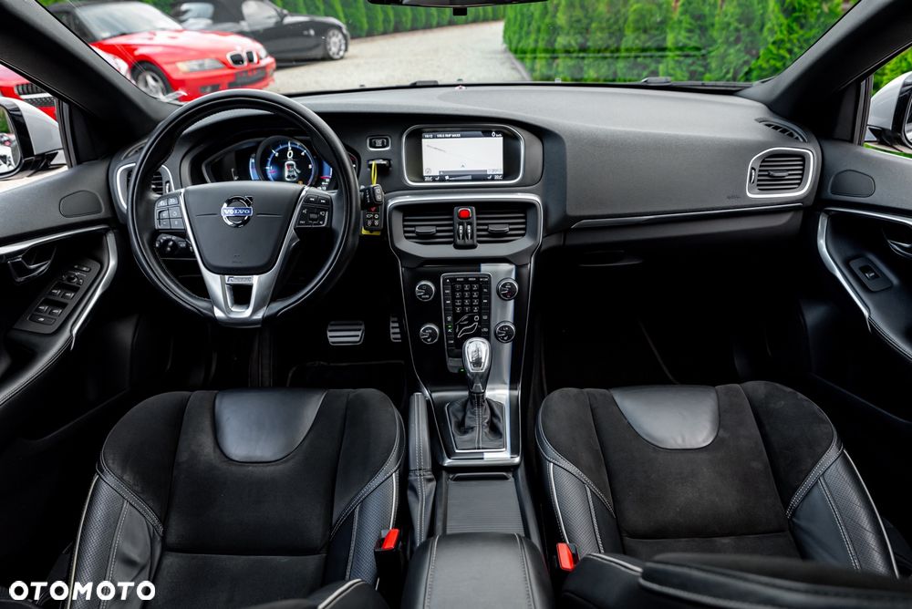 Volvo V40 D4 Geartronic R Design - 27