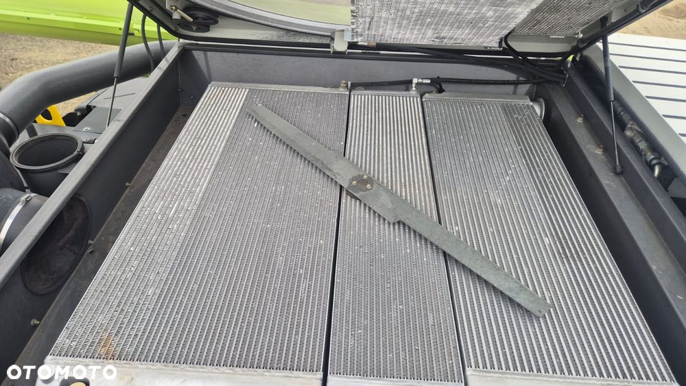 Claas Lexion 760 z hederem - 19