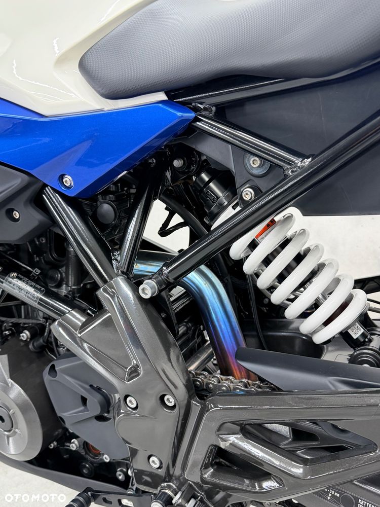 BMW G - 22