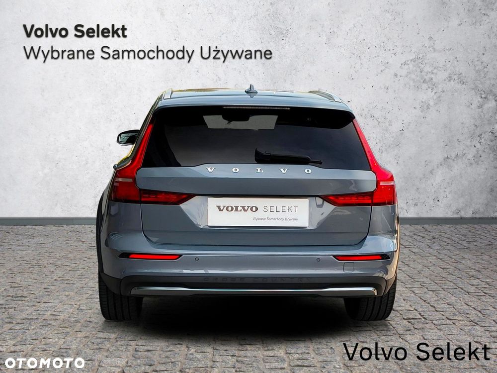 Volvo V60 Cross Country - 10