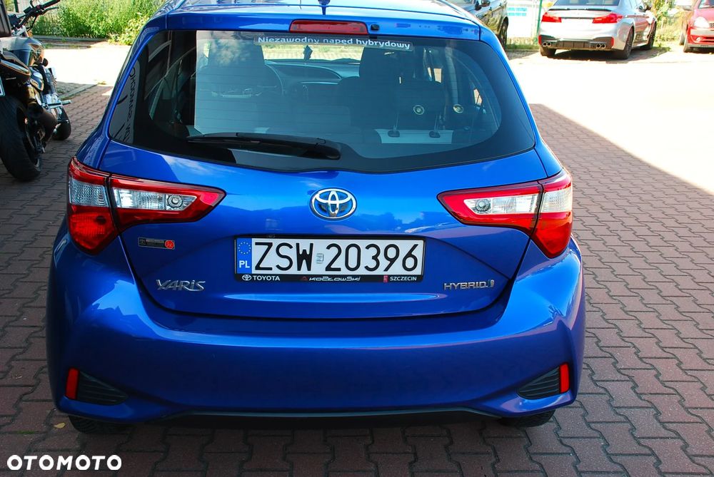 Toyota Yaris Hybrid 100 Life - 3