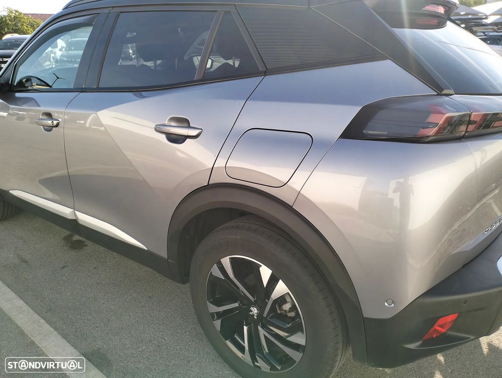Peugeot 2008 1.2 PureTech GT EAT8 - 4