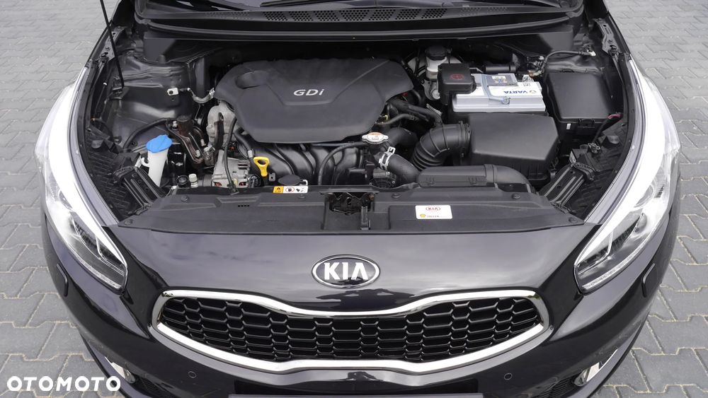 Kia Ceed 1.6 GDI ISG Platinum Edition - 38