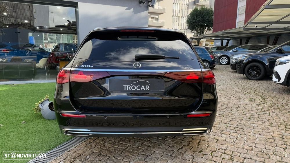 Mercedes-Benz E 300 e Avantgarde - 18