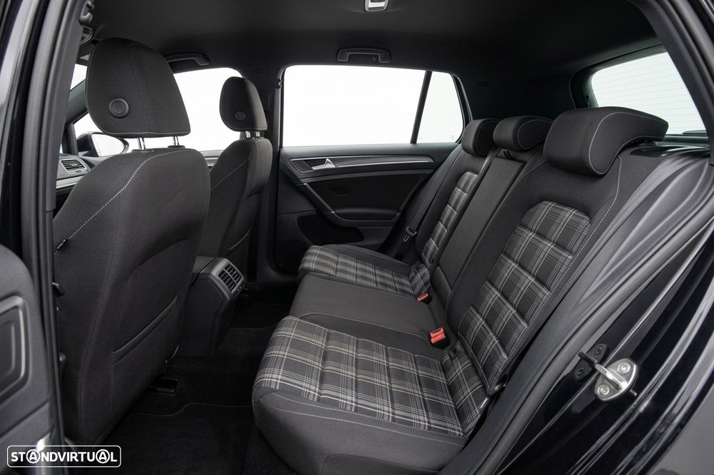VW Golf GTD (BlueMotion ) DSG - 13