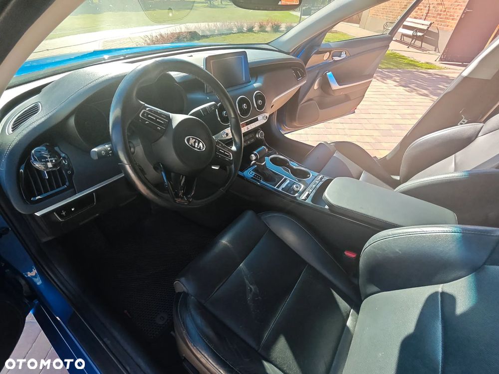 Kia Stinger - 8