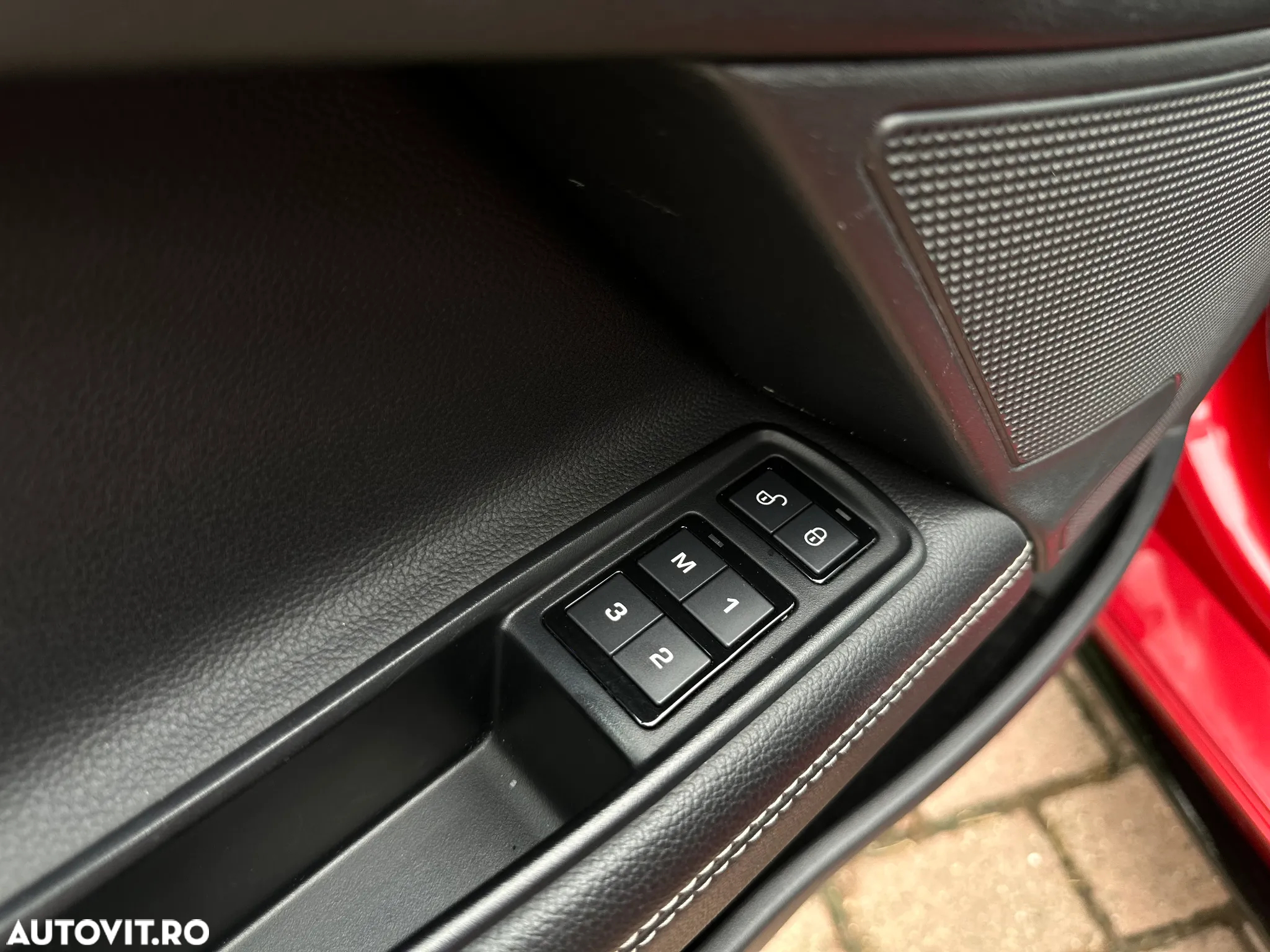 Jaguar XE RWD S - 22