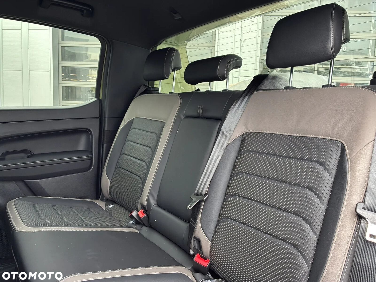 Volkswagen Amarok 3.0 V6 TDI 4Mot Aventura - 16