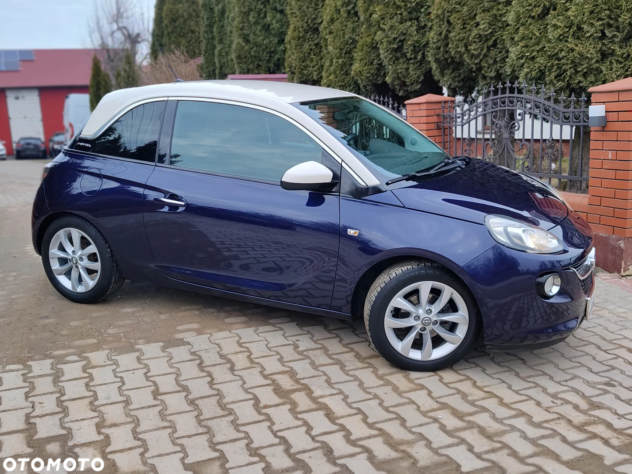 Opel Adam 1.2 Glam - 2