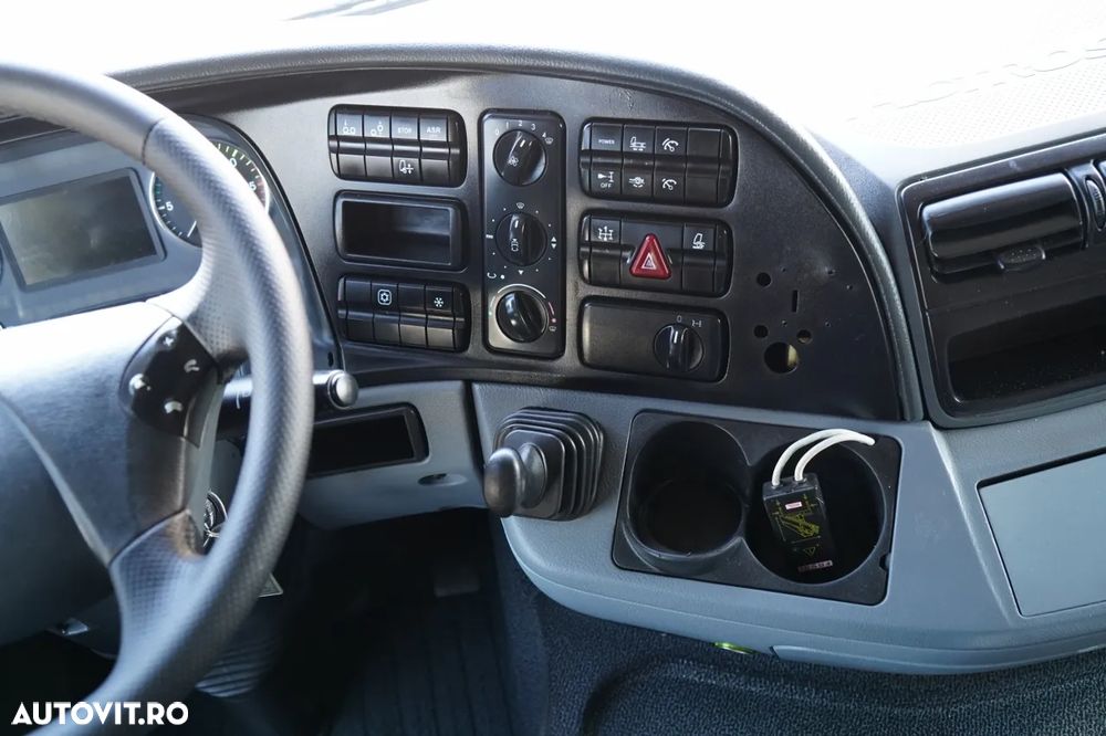 Mercedes-Benz ACTROS 2548 / 6x2 / ÎNĂLȚIME - 6,5 M / PUNTE RELAXABILĂ / TRANSMISIE FASSI / ATINGERE: 10,85 M / PRIMUL SCAUN SPATE / ROTATOARE / FURCĂ PENTRU PALEȚI - 31