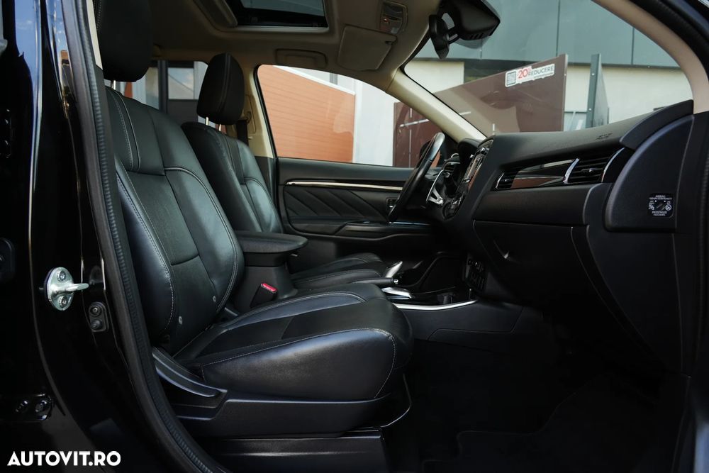 Mitsubishi Outlander 2.0 4WD Plus - 10