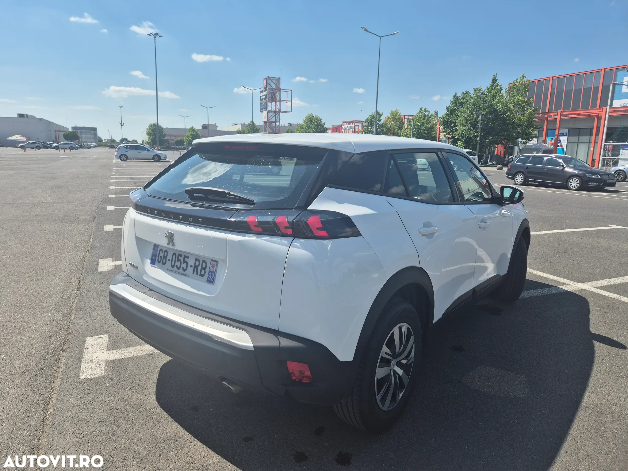 Peugeot 2008 1.5 BlueHDI 130 S&S EAT8 Allure - 3