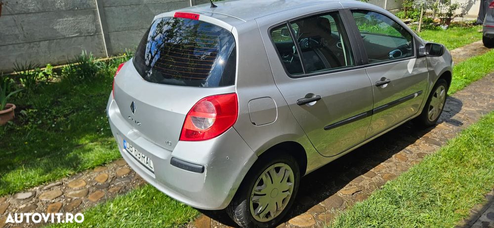 Renault Clio III 1.4 Dynamique - 4