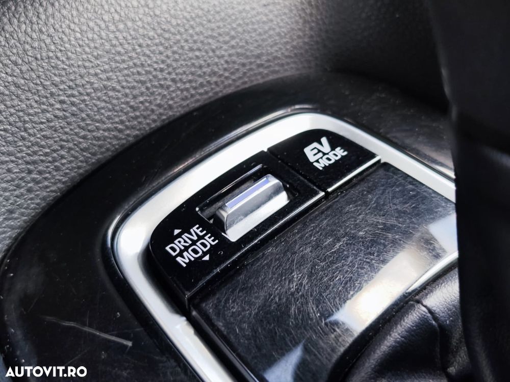 Toyota Corolla 1.8 HSD Business - 21