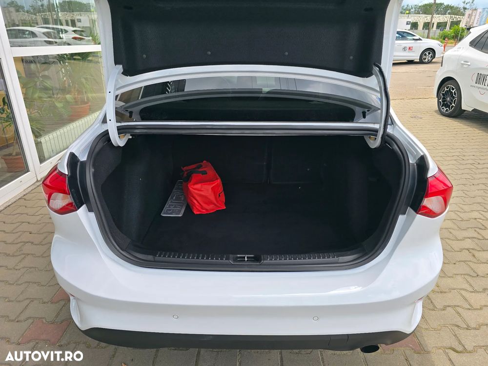 Ford Focus - 14