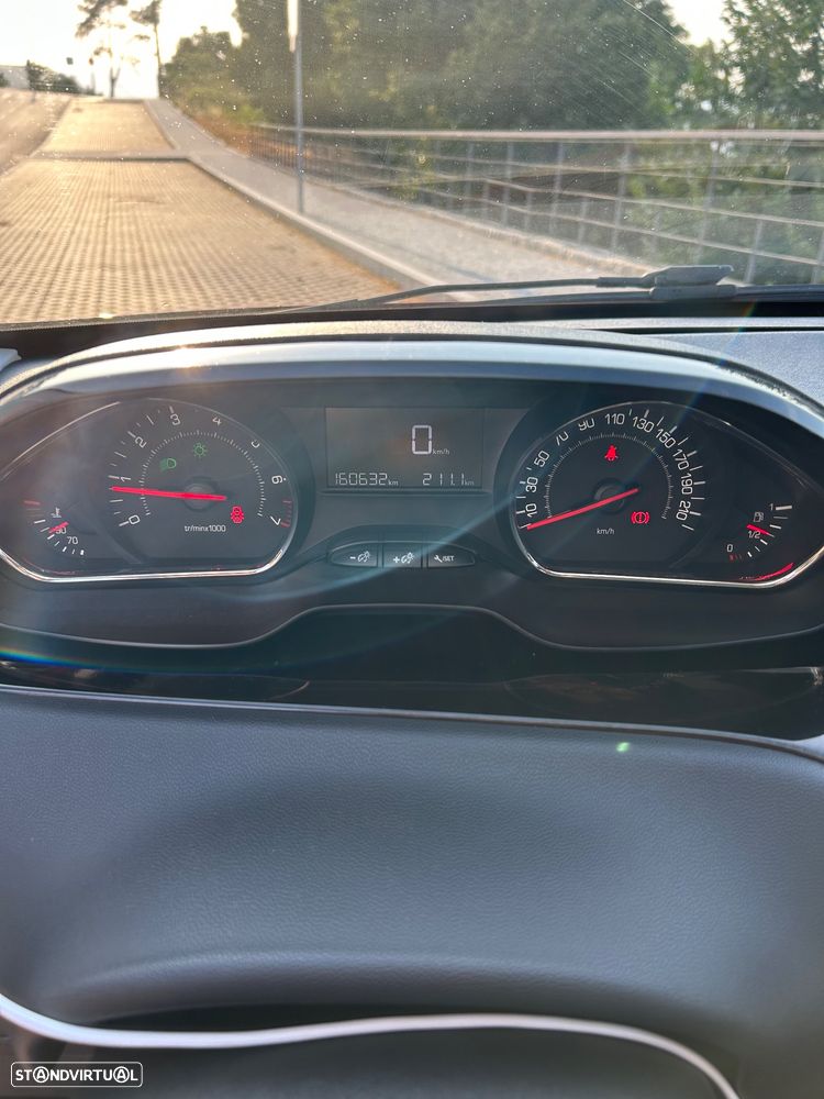 Peugeot 208 PureTech 82 Allure - 15