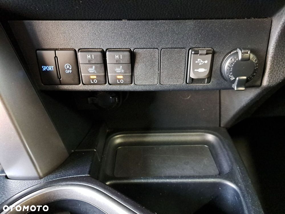 Toyota RAV4 2.0 Prestige 4x4 - 28