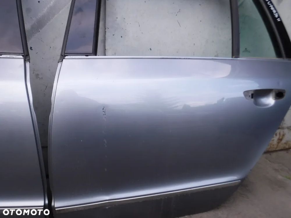 Skoda Superb II 2 kombi drzwi tyl LF8L 2G2G szyba prawe lewe - 2