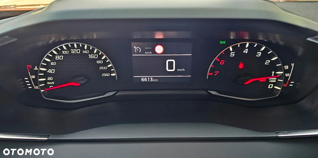 Peugeot 2008 1.2 PureTech Allure Pack S&S - 16